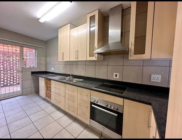 3 BEDROOM TOWNHOUSE FOR SALE IN WONDERBOOM